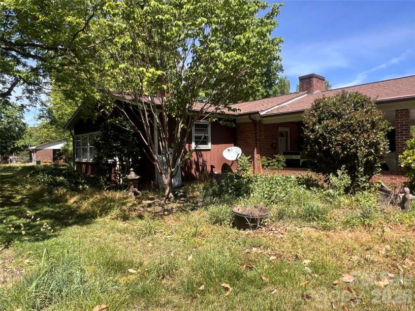 3393 Anderson Mountain Road, Maiden, NC 28650.  MLS# CAR4392826, YatesRealty ID 37973. 