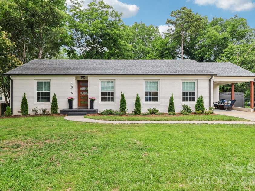 1315 Holmes Drive, Charlotte, NC 28209.  MLS# CAR4393540, YatesRealty ID 37974. 