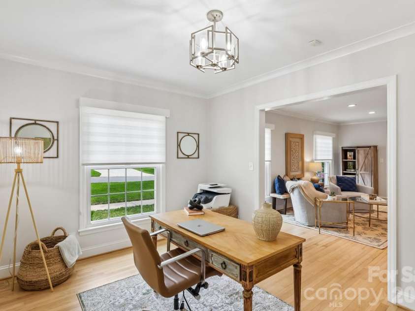 1315 Holmes Drive, Charlotte, NC 28209.  MLS# CAR4393540, YatesRealty ID 37974. 
