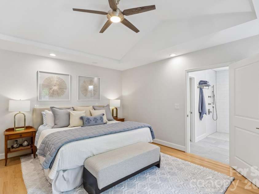 1315 Holmes Drive, Charlotte, NC 28209.  MLS# CAR4393540, YatesRealty ID 37974. 
