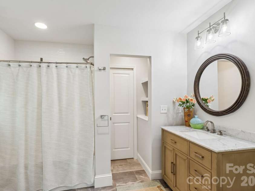 1315 Holmes Drive, Charlotte, NC 28209.  MLS# CAR4393540, YatesRealty ID 37974. 