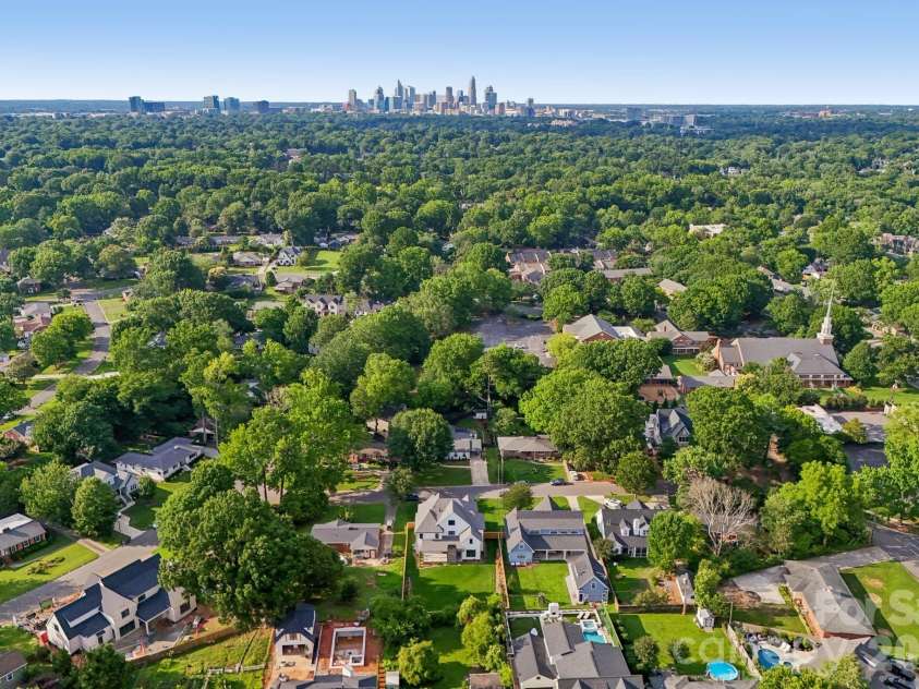 1315 Holmes Drive, Charlotte, NC 28209.  MLS# CAR4393540, YatesRealty ID 37974. 