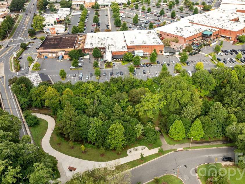 1315 Holmes Drive, Charlotte, NC 28209.  MLS# CAR4393540, YatesRealty ID 37974. 