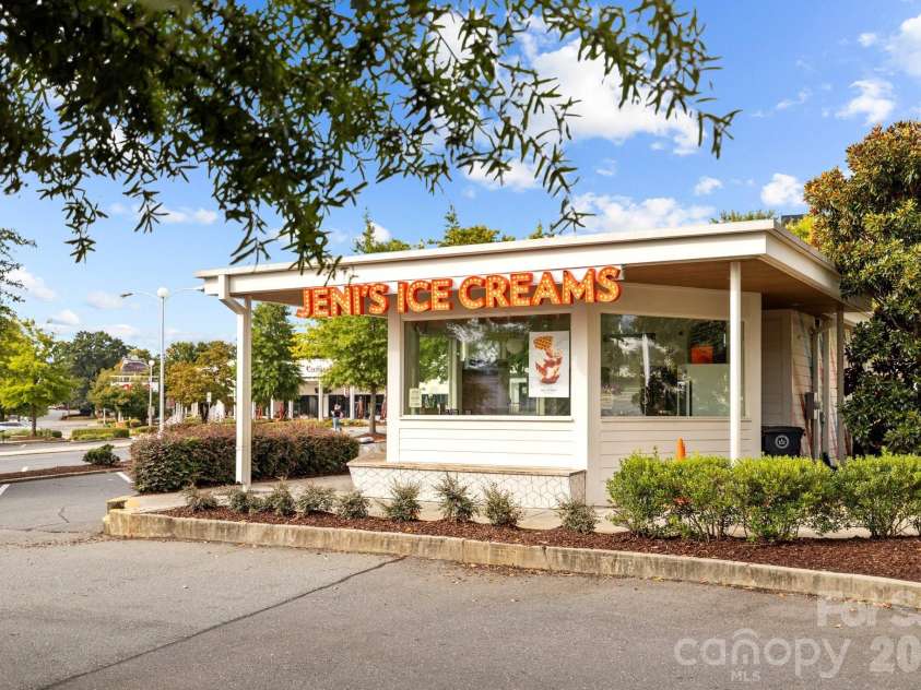 1315 Holmes Drive, Charlotte, NC 28209.  MLS# CAR4393540, YatesRealty ID 37974. 