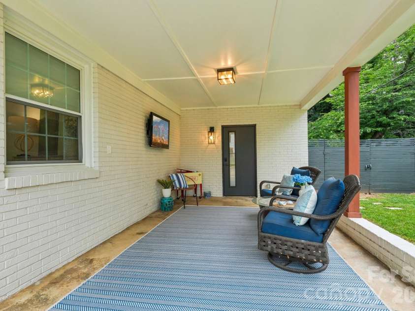 1315 Holmes Drive, Charlotte, NC 28209.  MLS# CAR4393540, YatesRealty ID 37974. 