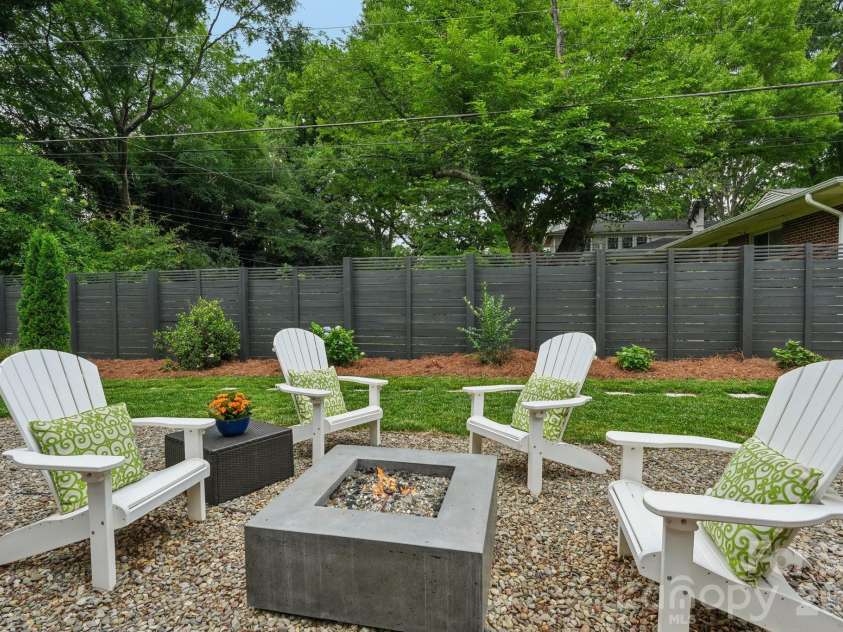 1315 Holmes Drive, Charlotte, NC 28209.  MLS# CAR4393540, YatesRealty ID 37974. 