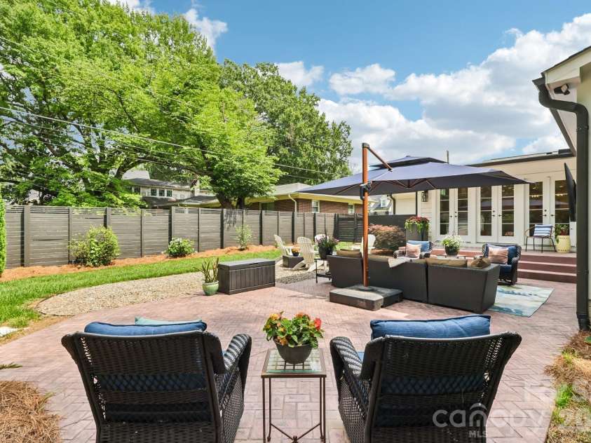 1315 Holmes Drive, Charlotte, NC 28209.  MLS# CAR4393540, YatesRealty ID 37974. 