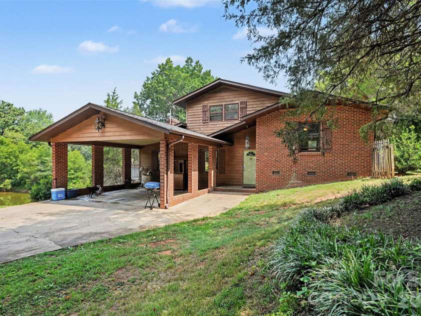 6 Old Farm Road, Salisbury, NC 28147.  MLS# CAR4395226, YatesRealty ID 37975. 