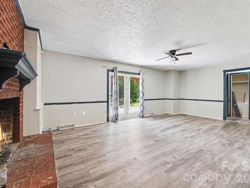 6 Old Farm Road, Salisbury, NC 28147.  MLS# CAR4395226, YatesRealty ID 37975. 