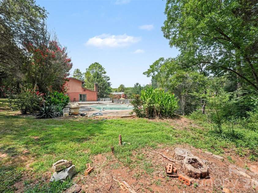 6 Old Farm Road, Salisbury, NC 28147.  MLS# CAR4395226, YatesRealty ID 37975. 
