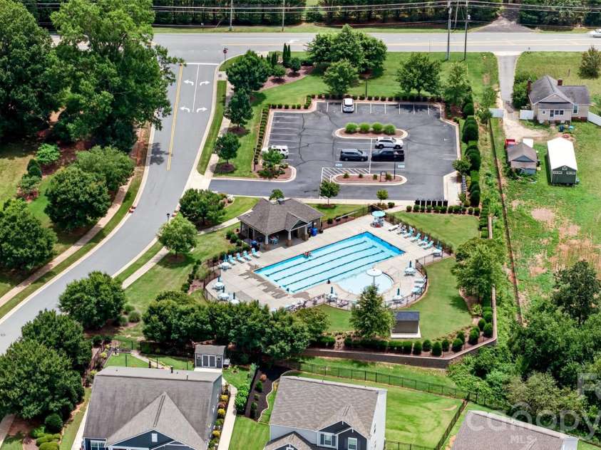 179 Glastonbury Drive, Mooresville, NC 28115.  MLS# CAR4385527, YatesRealty ID 37976. 