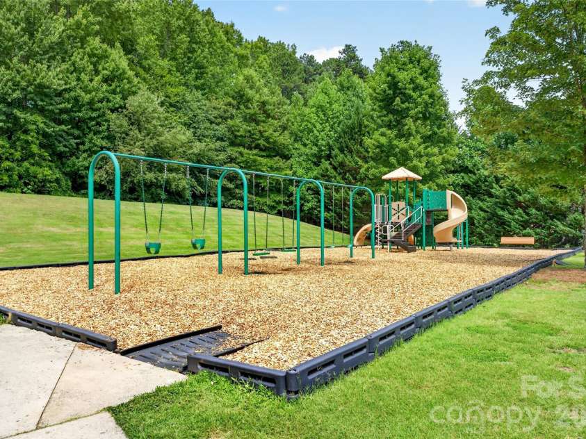 179 Glastonbury Drive, Mooresville, NC 28115.  MLS# CAR4385527, YatesRealty ID 37976. 