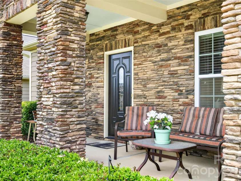 179 Glastonbury Drive, Mooresville, NC 28115.  MLS# CAR4385527, YatesRealty ID 37976. 