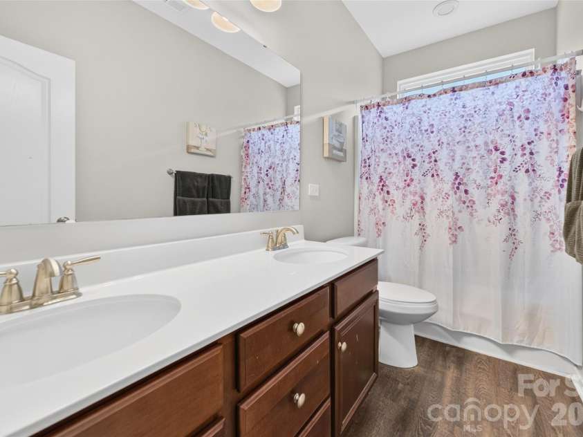 179 Glastonbury Drive, Mooresville, NC 28115.  MLS# CAR4385527, YatesRealty ID 37976. 