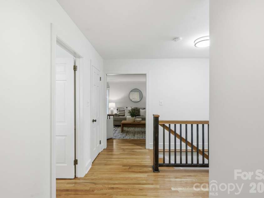 926 Shady Bluff Drive, Charlotte, NC 28211.  MLS# CAR4392863, YatesRealty ID 37977. 