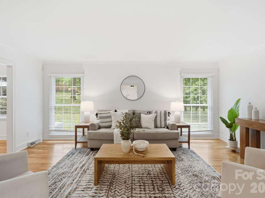 926 Shady Bluff Drive, Charlotte, NC 28211.  MLS# CAR4392863, YatesRealty ID 37977. 