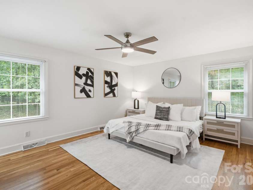 926 Shady Bluff Drive, Charlotte, NC 28211.  MLS# CAR4392863, YatesRealty ID 37977. 
