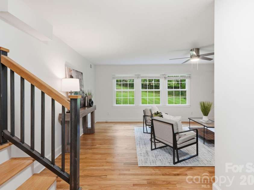926 Shady Bluff Drive, Charlotte, NC 28211.  MLS# CAR4392863, YatesRealty ID 37977. 