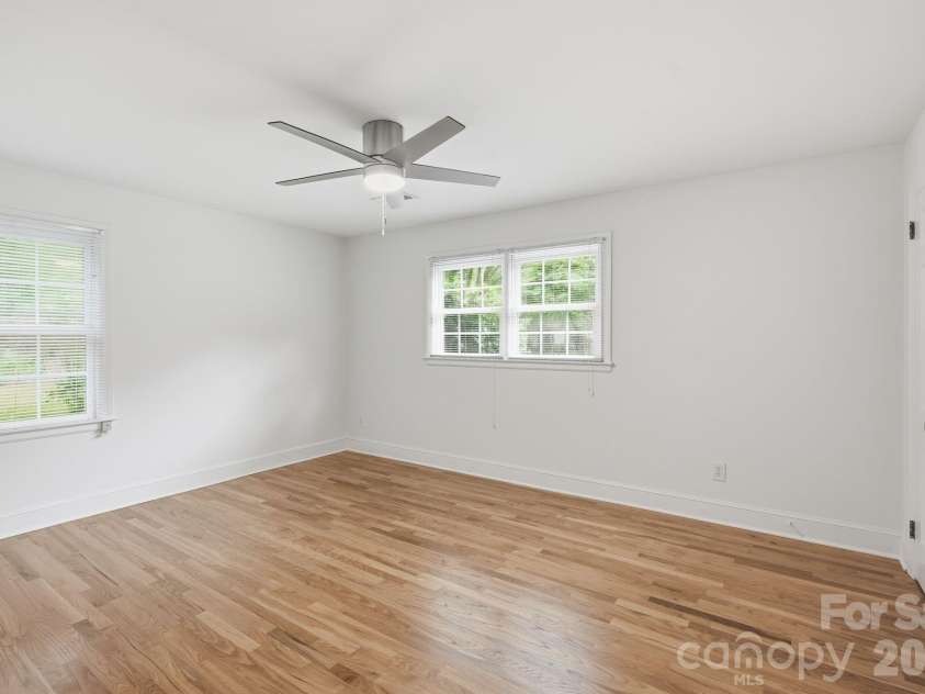 926 Shady Bluff Drive, Charlotte, NC 28211.  MLS# CAR4392863, YatesRealty ID 37977. 