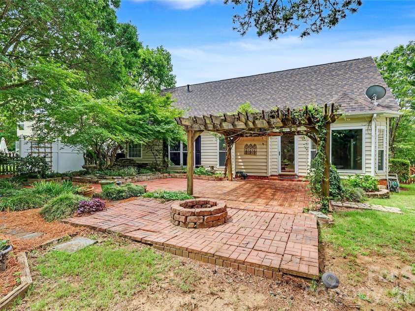 308 Braxton Drive, Indian Trail, NC 28079.  MLS# CAR4396593, YatesRealty ID 37978. 