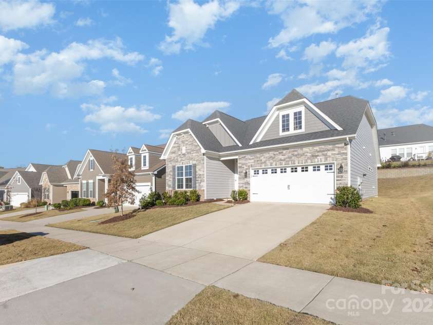 19004 Dry Narrows Way, Charlotte, NC 28278.  MLS# CAR4326256, YatesRealty ID 3798. 