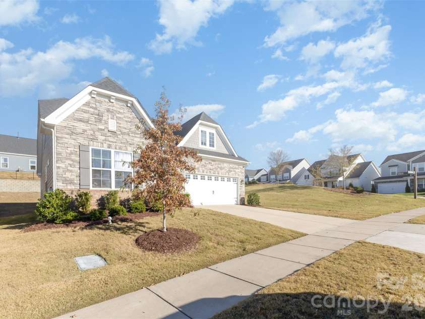 19004 Dry Narrows Way, Charlotte, NC 28278.  MLS# CAR4433979, YatesRealty ID 3798. 