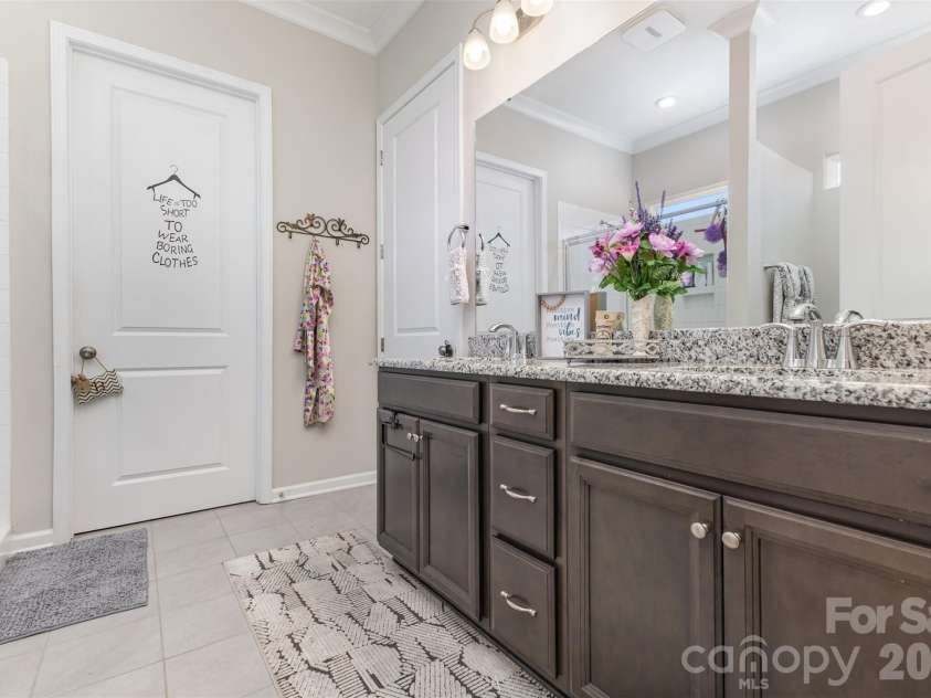 19004 Dry Narrows Way, Charlotte, NC 28278.  MLS# CAR4433979, YatesRealty ID 3798. 
