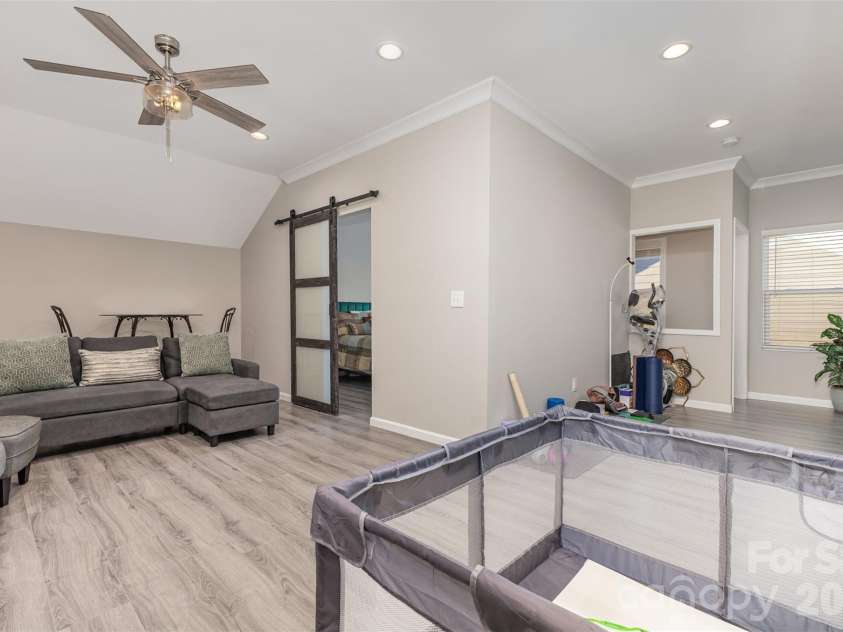 19004 Dry Narrows Way, Charlotte, NC 28278.  MLS# CAR4433979, YatesRealty ID 3798. 