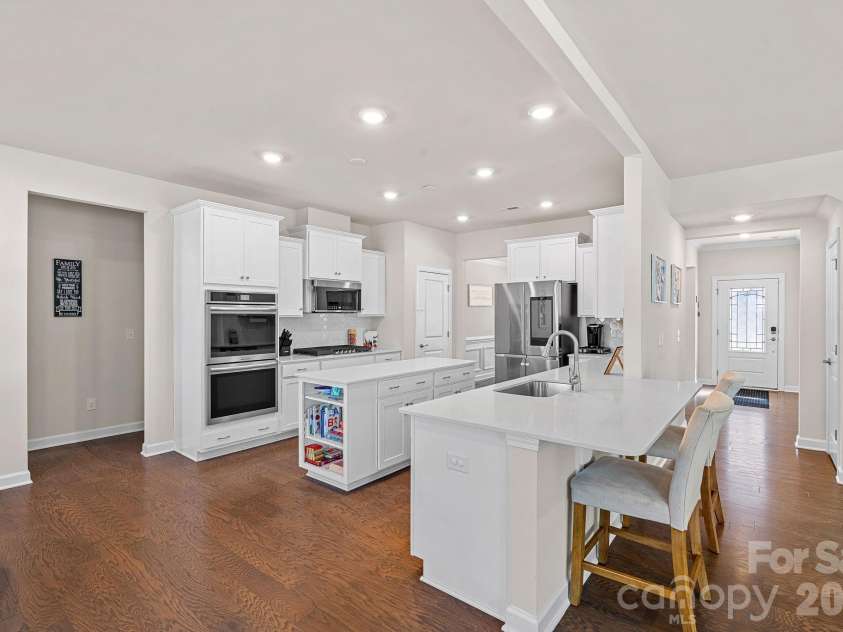 19108 Birdmeadow Drive, Huntersville, NC 28078.  MLS# CAR4342549, YatesRealty ID 3798. 