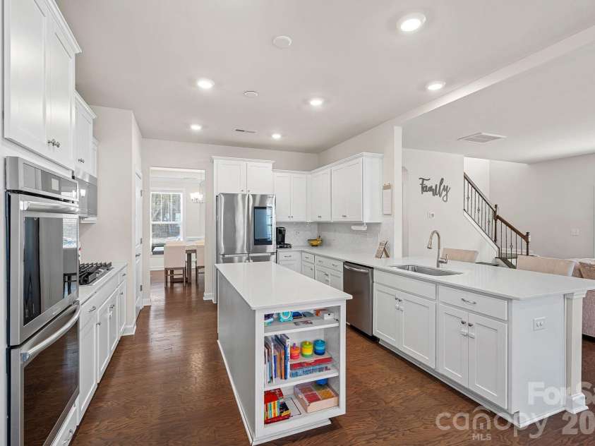 19108 Birdmeadow Drive, Huntersville, NC 28078.  MLS# CAR4342549, YatesRealty ID 3798. 