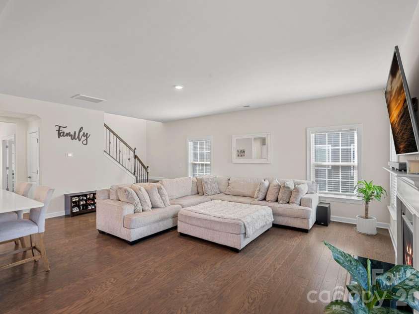 19108 Birdmeadow Drive, Huntersville, NC 28078.  MLS# CAR4342549, YatesRealty ID 3798. 