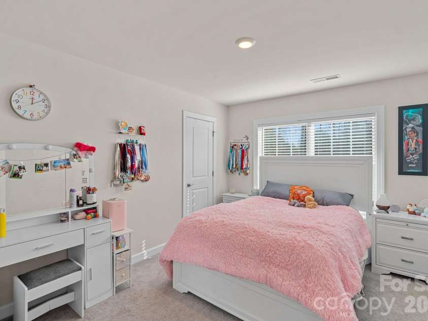 19108 Birdmeadow Drive, Huntersville, NC 28078.  MLS# CAR4342549, YatesRealty ID 3798. 