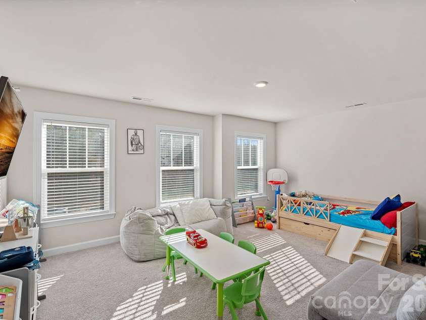 19108 Birdmeadow Drive, Huntersville, NC 28078.  MLS# CAR4342549, YatesRealty ID 3798. 