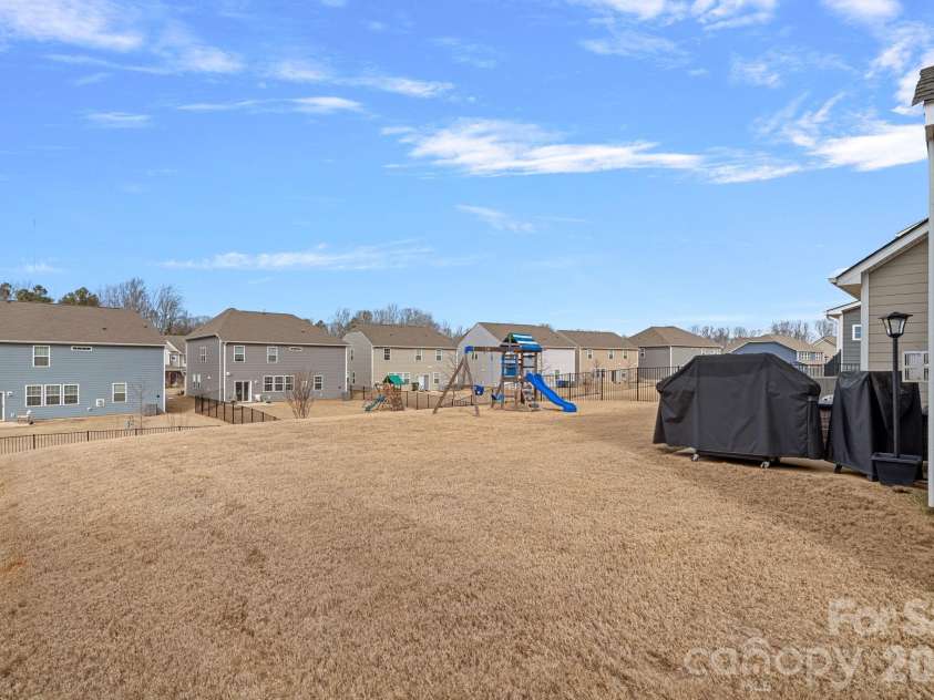 19108 Birdmeadow Drive, Huntersville, NC 28078.  MLS# CAR4342549, YatesRealty ID 3798. 