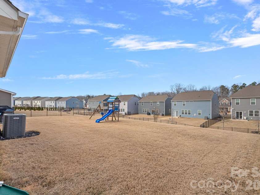 19108 Birdmeadow Drive, Huntersville, NC 28078.  MLS# CAR4342549, YatesRealty ID 3798. 