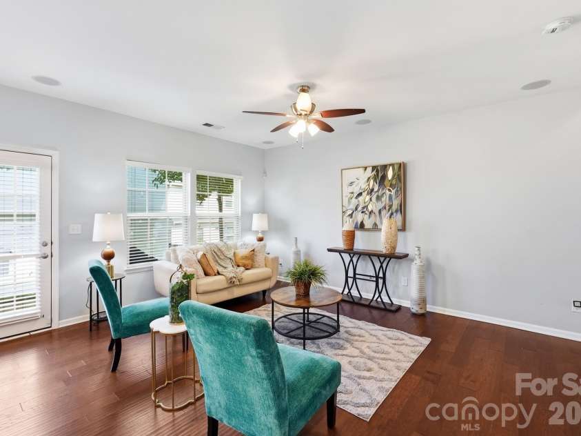 2450 Alyssa Lane, Charlotte, NC 28208.  MLS# CAR4400063, YatesRealty ID 37980. 