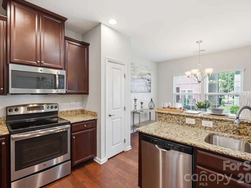 2450 Alyssa Lane, Charlotte, NC 28208.  MLS# CAR4400063, YatesRealty ID 37980. 