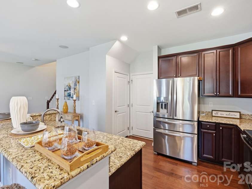 2450 Alyssa Lane, Charlotte, NC 28208.  MLS# CAR4400063, YatesRealty ID 37980. 