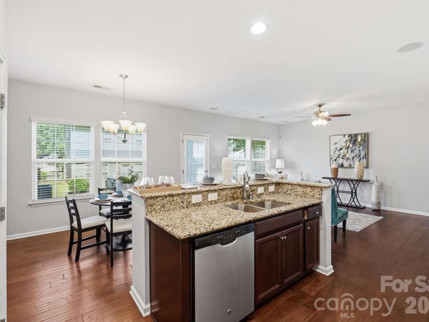 2450 Alyssa Lane, Charlotte, NC 28208.  MLS# CAR4400063, YatesRealty ID 37980. 