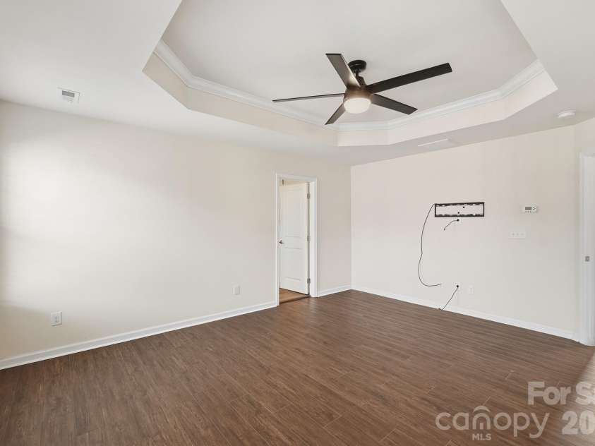 2450 Alyssa Lane, Charlotte, NC 28208.  MLS# CAR4400063, YatesRealty ID 37980. 