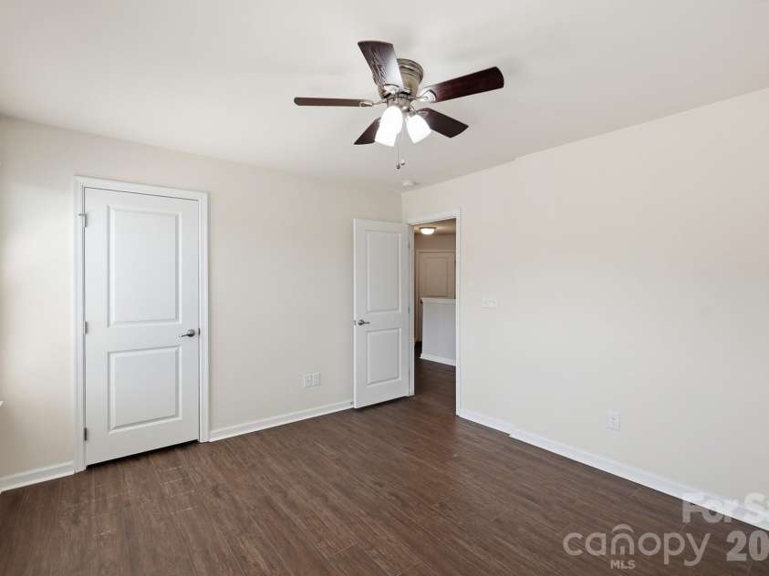 2450 Alyssa Lane, Charlotte, NC 28208.  MLS# CAR4400063, YatesRealty ID 37980. 