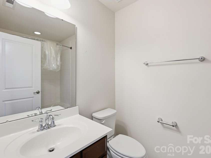 2450 Alyssa Lane, Charlotte, NC 28208.  MLS# CAR4400063, YatesRealty ID 37980. 