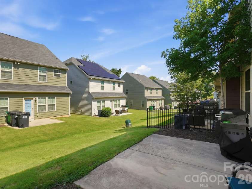 2450 Alyssa Lane, Charlotte, NC 28208.  MLS# CAR4400063, YatesRealty ID 37980. 