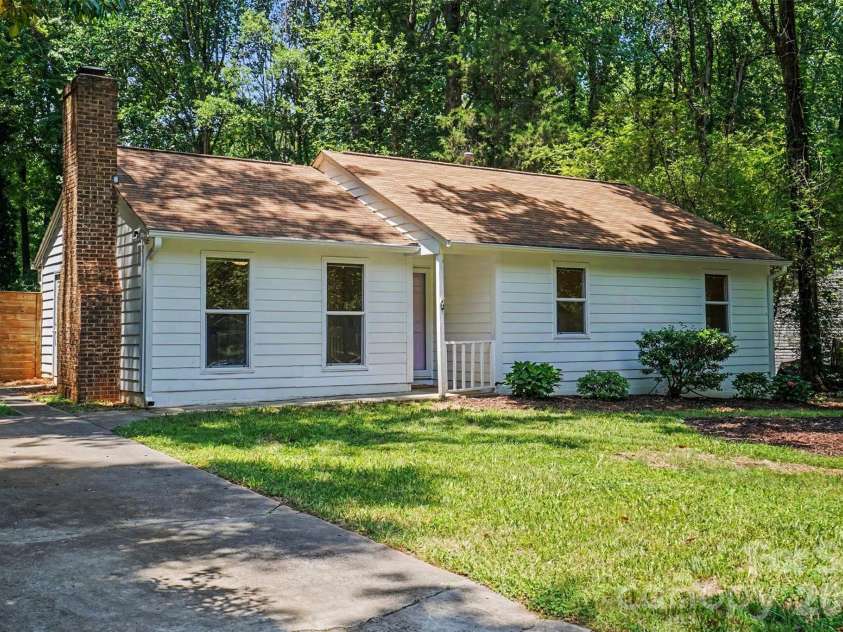 5301 Great Wagon Road, Charlotte, NC 28215.  MLS# CAR4401057, YatesRealty ID 37982. 