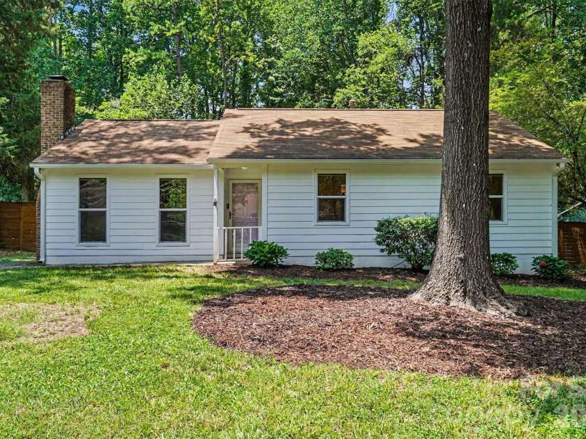 5301 Great Wagon Road, Charlotte, NC 28215.  MLS# CAR4401057, YatesRealty ID 37982. 