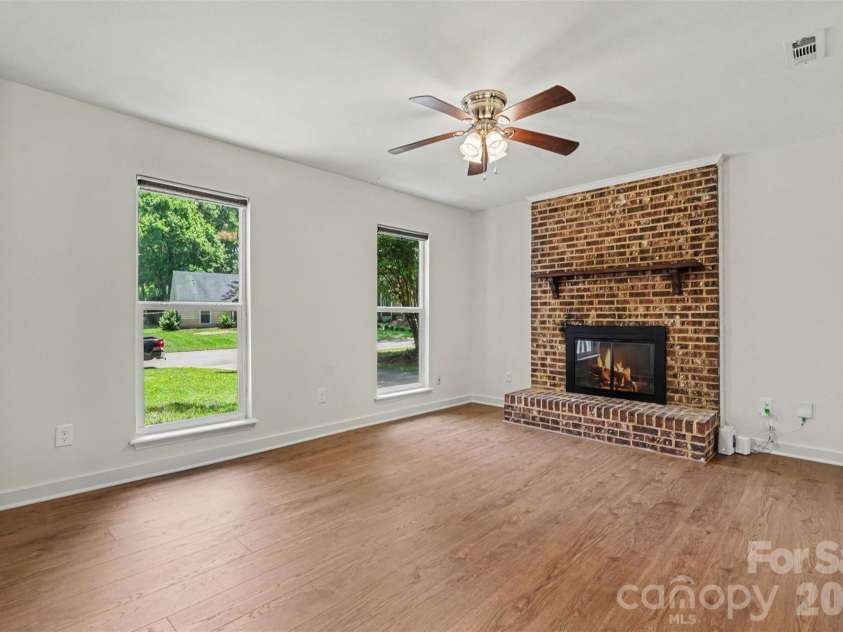 5301 Great Wagon Road, Charlotte, NC 28215.  MLS# CAR4401057, YatesRealty ID 37982. 