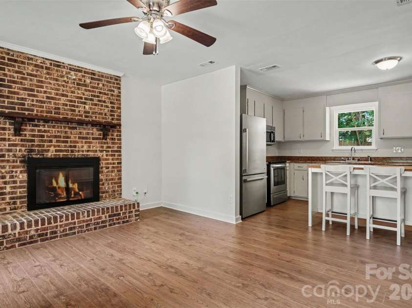 5301 Great Wagon Road, Charlotte, NC 28215.  MLS# CAR4401057, YatesRealty ID 37982. 
