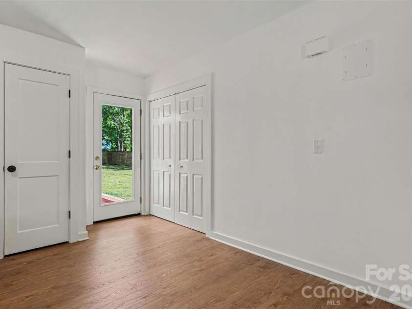 5301 Great Wagon Road, Charlotte, NC 28215.  MLS# CAR4401057, YatesRealty ID 37982. 