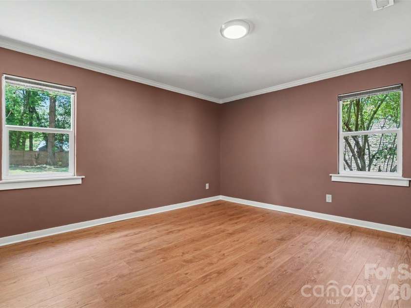 5301 Great Wagon Road, Charlotte, NC 28215.  MLS# CAR4401057, YatesRealty ID 37982. 