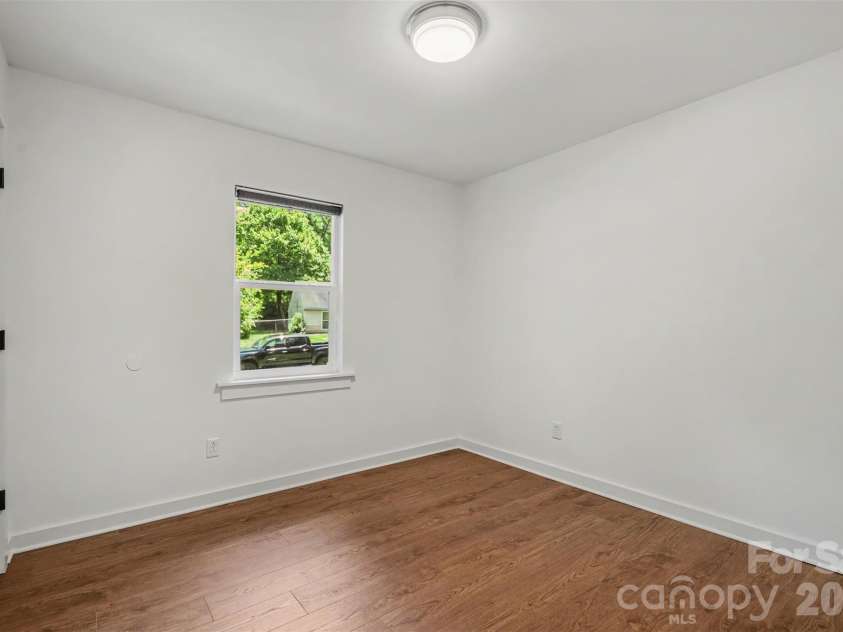 5301 Great Wagon Road, Charlotte, NC 28215.  MLS# CAR4401057, YatesRealty ID 37982. 